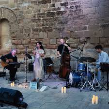 Julia Maro Trio